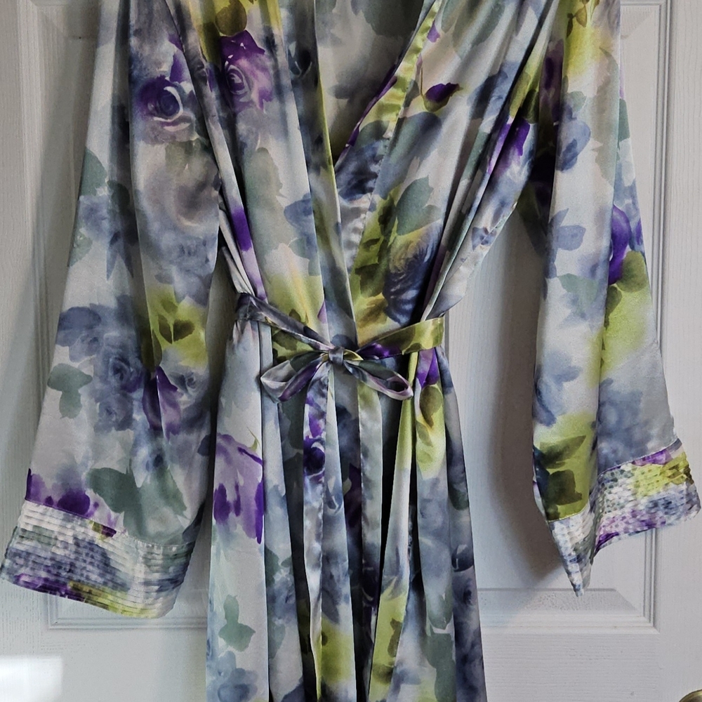 Morgan Taylor Intimates Floral Robe - Purple and Green - Picture 2 of 13